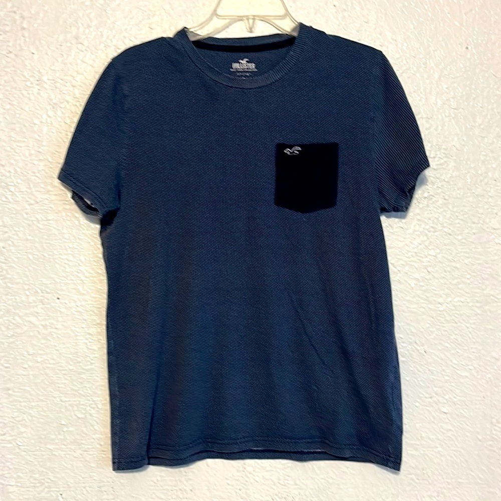 Hollister blue T-shirt with the front pocket size small